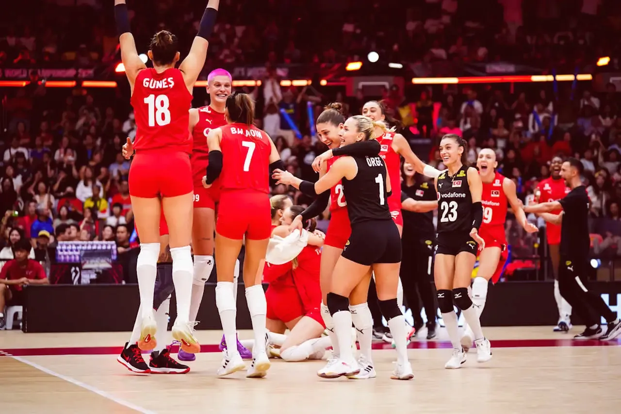 Türkiye’nin Gururu Filenin Sultanları: Kadın Voleybol Milli Takımı Başarıları